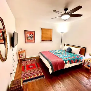 Trendy Bohemian Bungalow, Close To Uptown, Plaza & Noda , Charlotte United States